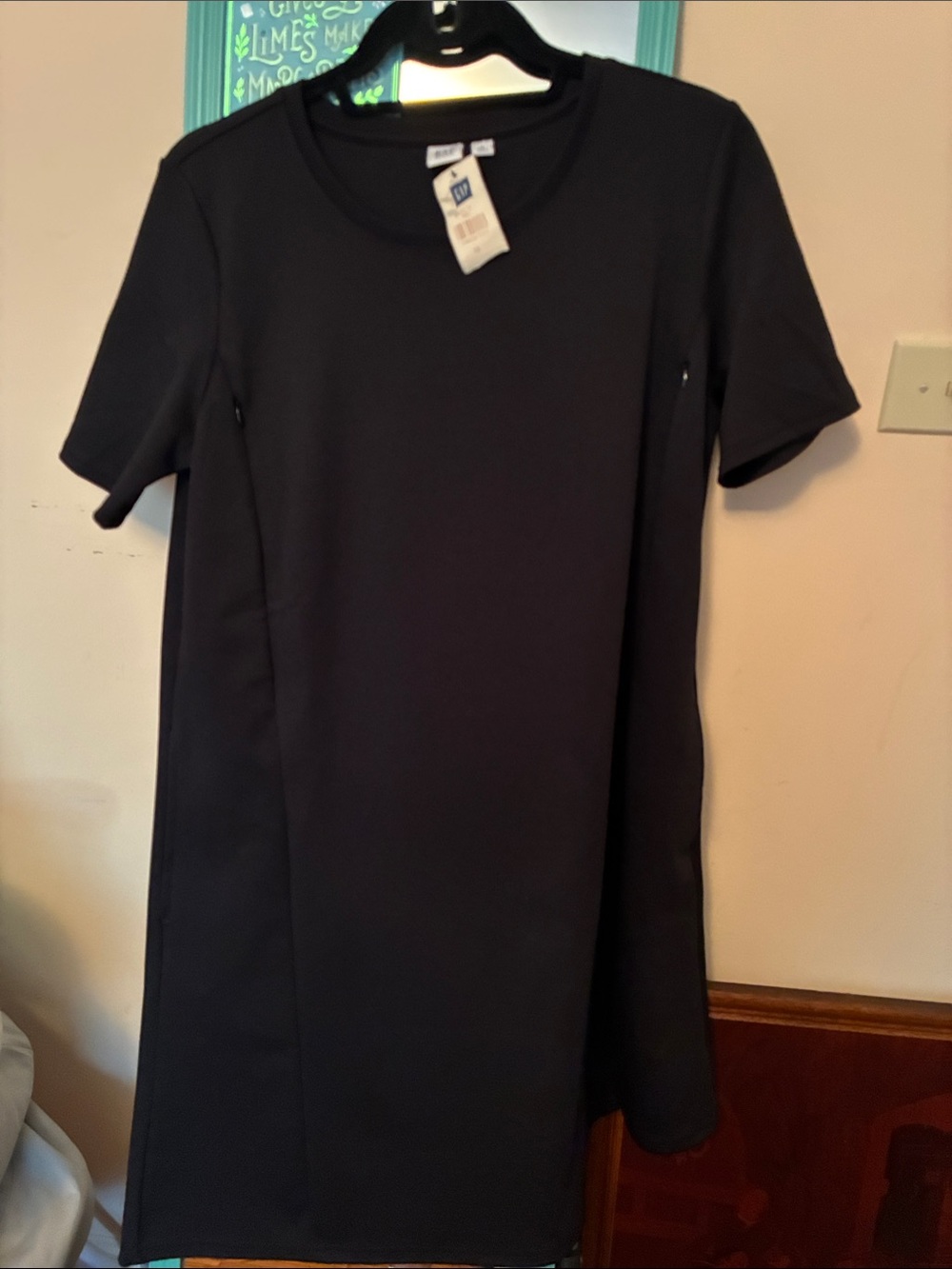 GAP Black Short Sleeve Crewneck Shift Dress
